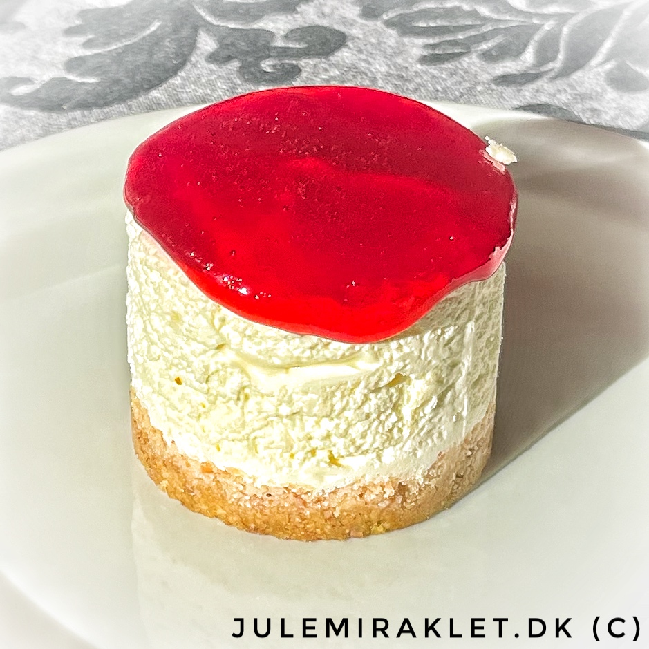 Cheesecake med skovbær i brachetto-gelé