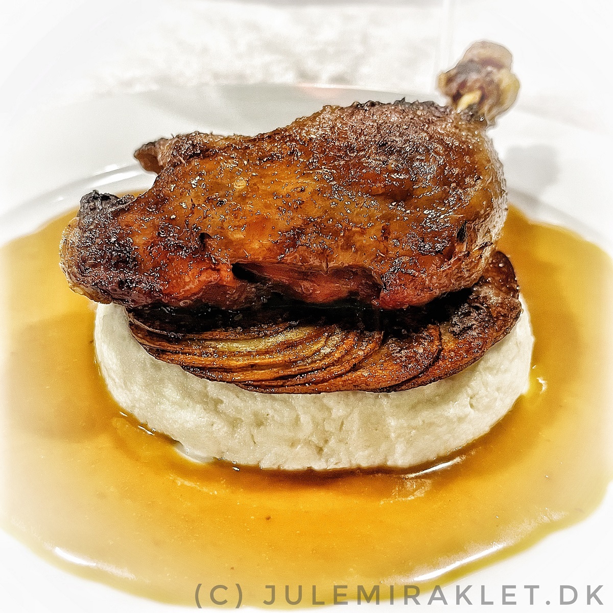 Confit Canard et Pommes Maxim